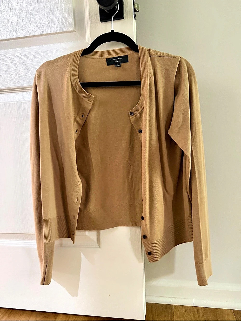 NWOT Banana Republic Forever Cotton Blend Cardigan Sweater Brown Camel Medium
